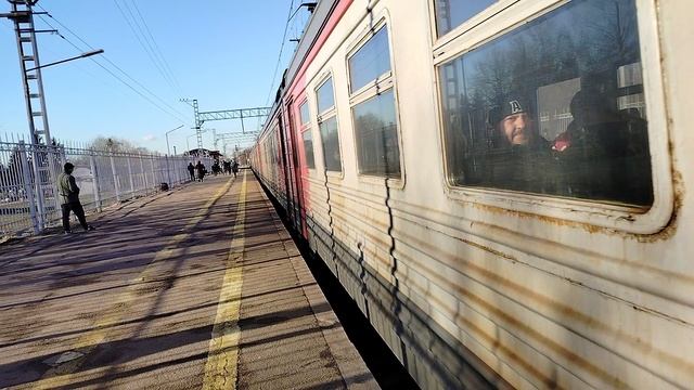 7 марта Электропоезд ЭТ2М-128 Сообщением Санкт-Петербург-Торфяное Отправляется с платформы Колпино