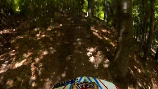 KTM 250 FREERIDE vers. YAMAHA WR450F   Wood uphill