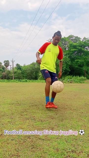 Football amazing flickup juggling #galiyon #football #shorts