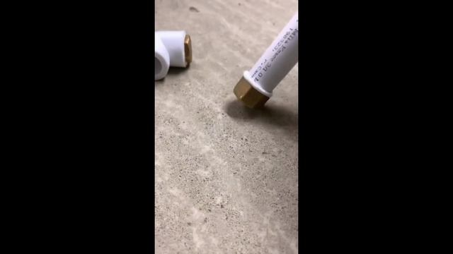 Монтаж / соединение / крепление пластиковых труб без спецпаяльника / специнструмента. Как вариант ))
