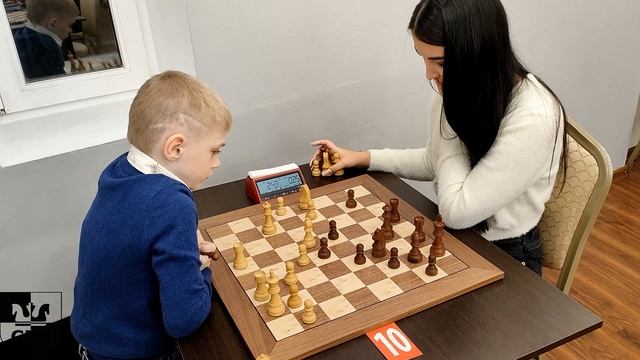 A. Khorkov (1171) vs D. Salimova (1562). Chess Fight Night. CFN. Blitz