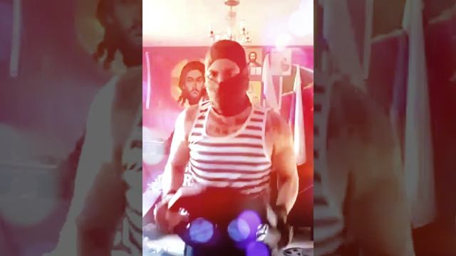 Работайте над плечами и бицепсами.
Marzo 2025