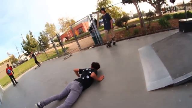 WORST EVER SKATEBOARD AT THE PARK?!