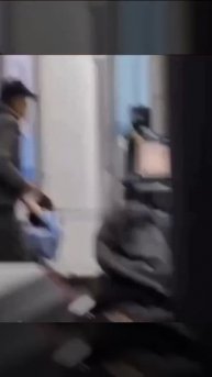 Неадекват с ножом взял в заложницы сотрудницу аэропорта в Алма-Ате (очевидец спас девушку) 03.2025