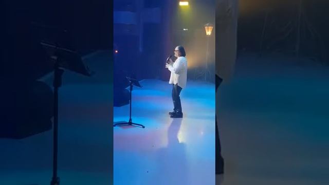 Юрий Товстоног - За околицей (Новый Уренгой) Вид сбоку, из-за кулис