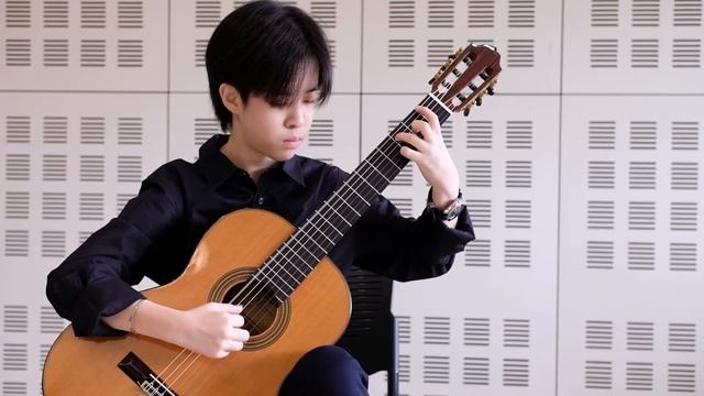 Etude No.1 and 3 from Estudio Sencillos, Leo Brouwer (1939)
