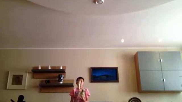 Жонглирование 3 булавами/9 мячами.