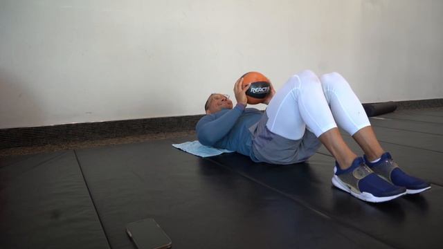 Gainz 2 0 Core Ball Press Ups