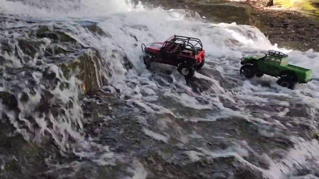 Axial Cj-7 and Komodo waterfall goofin