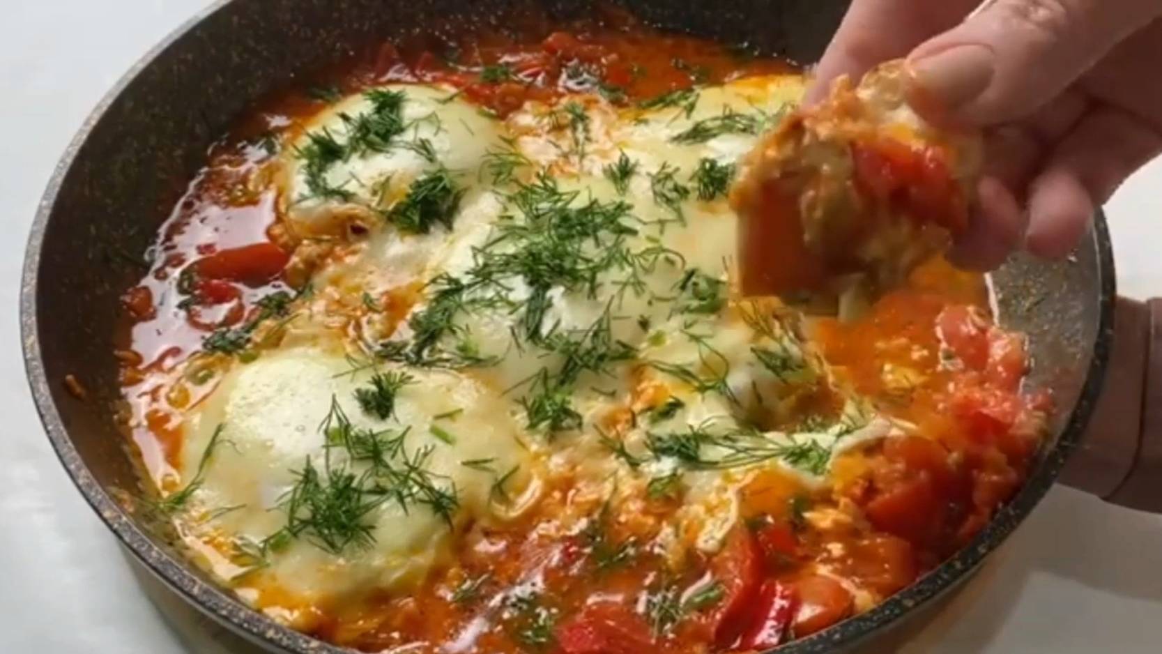 Яйца с помидорами и болгарским перцем | Здоровый и вкусный завтрак