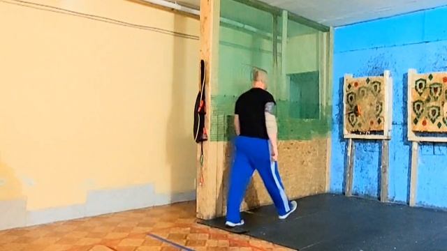 Безоборотное метание ножей