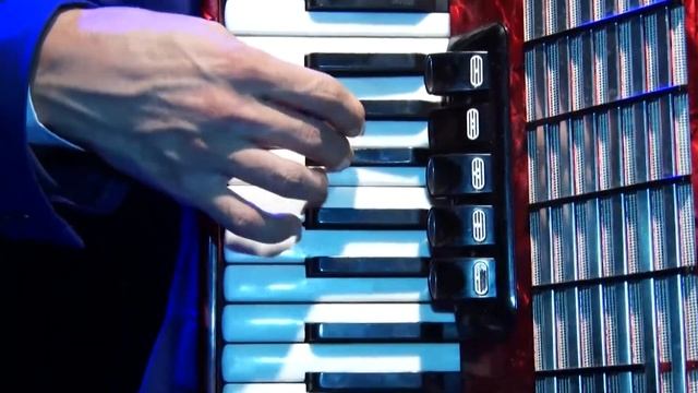 Улукбек Райымбеков " гулдор гулго арзуу айтып ачылат"