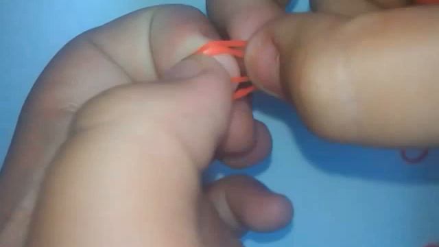 Малинка из резинок Rainbow Loom