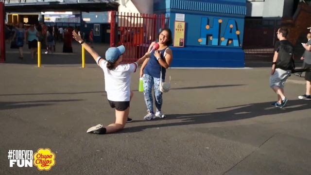 PHOTOBOMBING TOURISTS - CHUPA CHUPS DARE #3