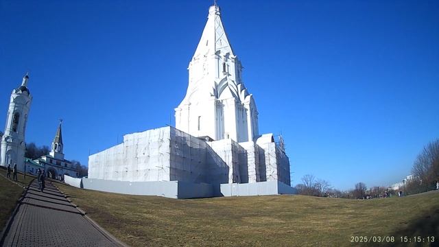 Вознесенская церковь в Коломенском. Возносится.