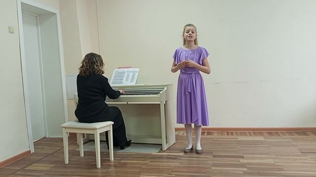 1. "Майский день" Ц.Кию, А.Плещеев
2. "Лесная песня" Э.Гринг, С.Гинзберг.
исп. Дорош Валерия.mp4