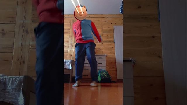 танцую под музыку 🎧