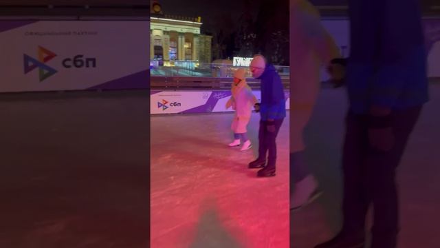 На катке ВДНХ