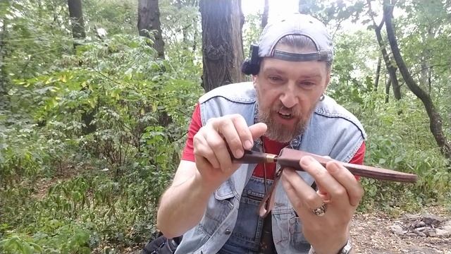 Еще один бушкрафтер и пуукко. Традиционные лесные ножи.