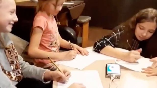 Рисуем///ДАША, МАША, МАША, СОНЯ