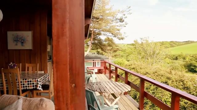 Log Cabins Pembrokeshire - video review 2015