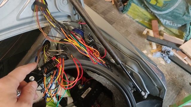BMW E90 Boot / Trunk Wiring FIRE HAZARD! Repair Tips Advice