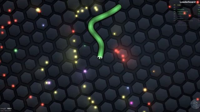 Играю в slither.io-первый раз :D