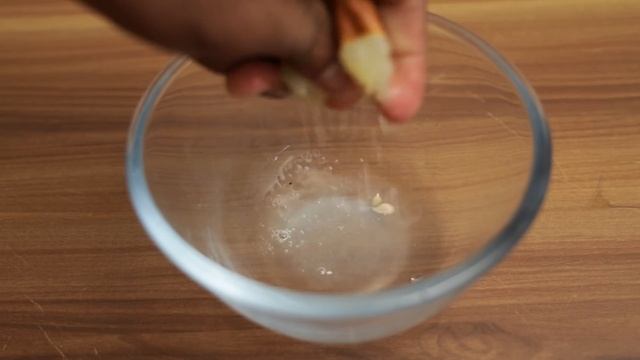4 Easy Ways to Remove DANDRUFF Permanently (For Men & Woman)