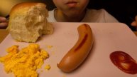 ASMR Breakfast Scrambled Egg Sausages Bread And Peach Juice No Talking Eating Sounds (吃播-먹방) 4K
