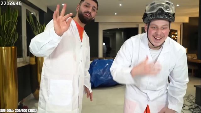 1000 METER PANZERTAPE VS TRAMPOLIN + TROCKENEIS EXPERIMENT | Jordan & Semih
