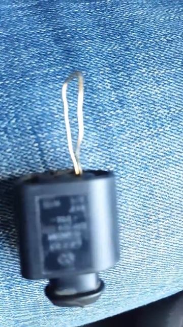 Vag conector pin extraction by paperclip.