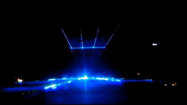 лазерное лучевое  шоу Skrillex