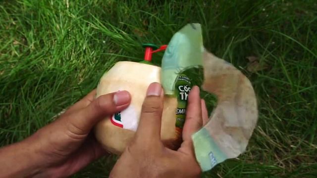 Coco Thumb - easy coconut water drink