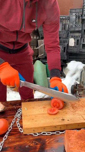 РАЗЛЕТИТСЯ ОТ МАЧЕТЕ ИЛИ НЕТ ⁉️😱 #ножи #нож #knife #топ #нождляохоты #ножиручнойработы