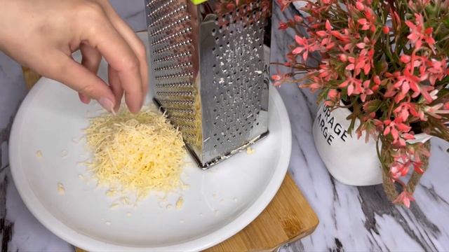 Қуырылған кабачки. Кабачки ең дәмді ет. Оңай тағам.