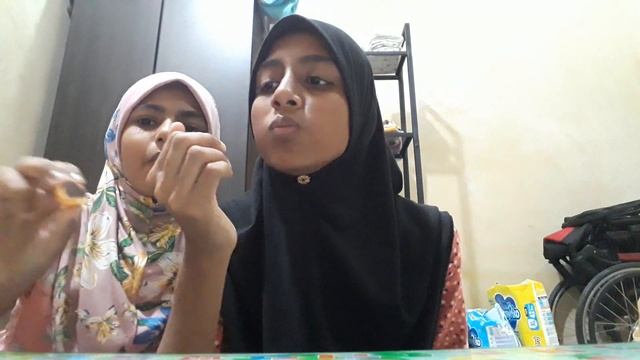 MAKAN MACAROON BERSAMA SEPUPU😅/SEDAPPPP