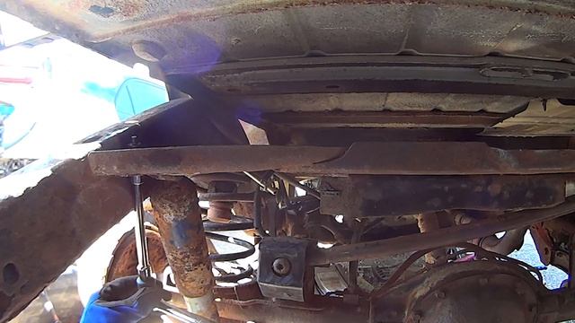 Jeep Wrangler TJ Shock Bolt Nightmare - Gas Tank Safety- Removing Shock Bolts