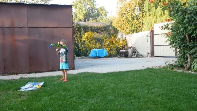 Челлендж Марат стреляет из лука Сбиваем кегли / Marat shoots the bow Beat the skittles