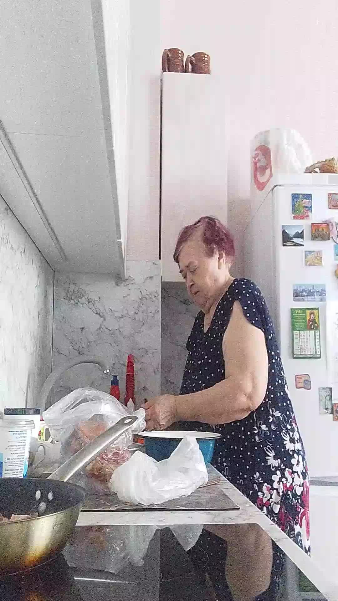 готовим с бабой картошку