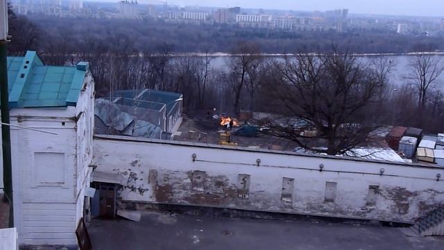 Лаврські монахи палять документи