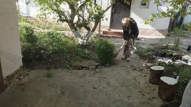 На огороде вымерзла картошка Покрасила волосы в карамельный цвет.
