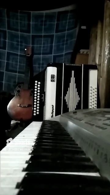 Уралочка  . Для моих подписчиков..Слова и музыка Николая Кенор..mp4