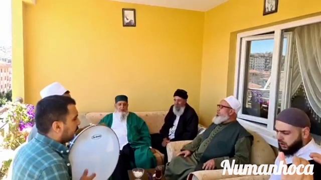 Nurdan kaftan giydirdi ol Resulullah