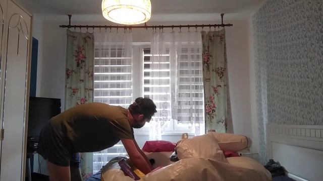 Inflatable unicorn by Intex deflation