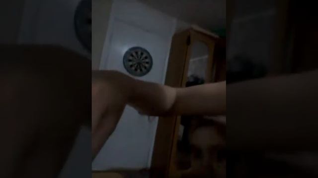 брат уха сестру ха и я едим чипсы pringles