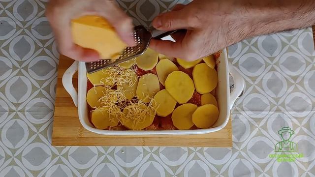 Картофель с куриным филе под сыром