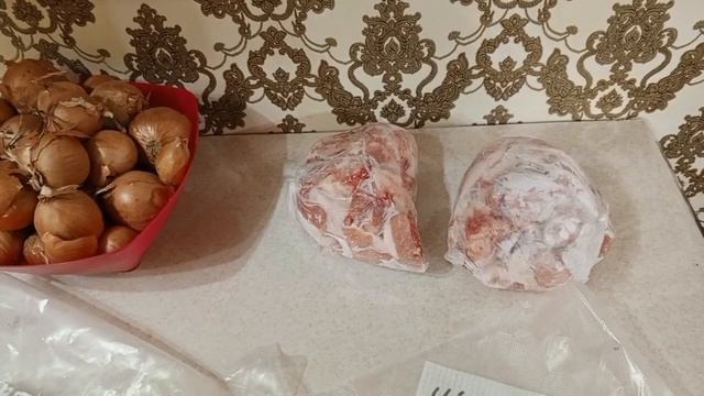 Лепим чебуреки.