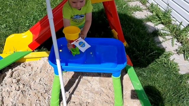 Играем в песочнице Play table sand &water