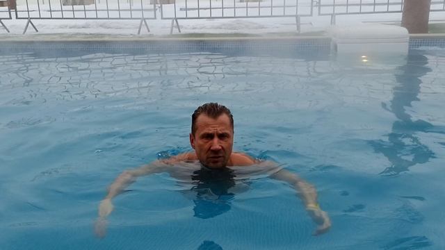 Горячий бассейн-Охта парк!