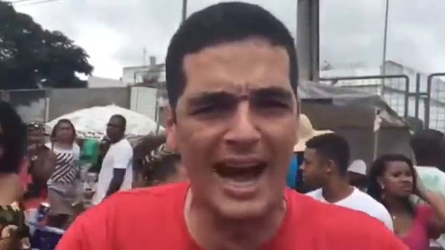 Bando anunciador melhor festa de rua do mês de Julho aí 2016. TV Mundo
